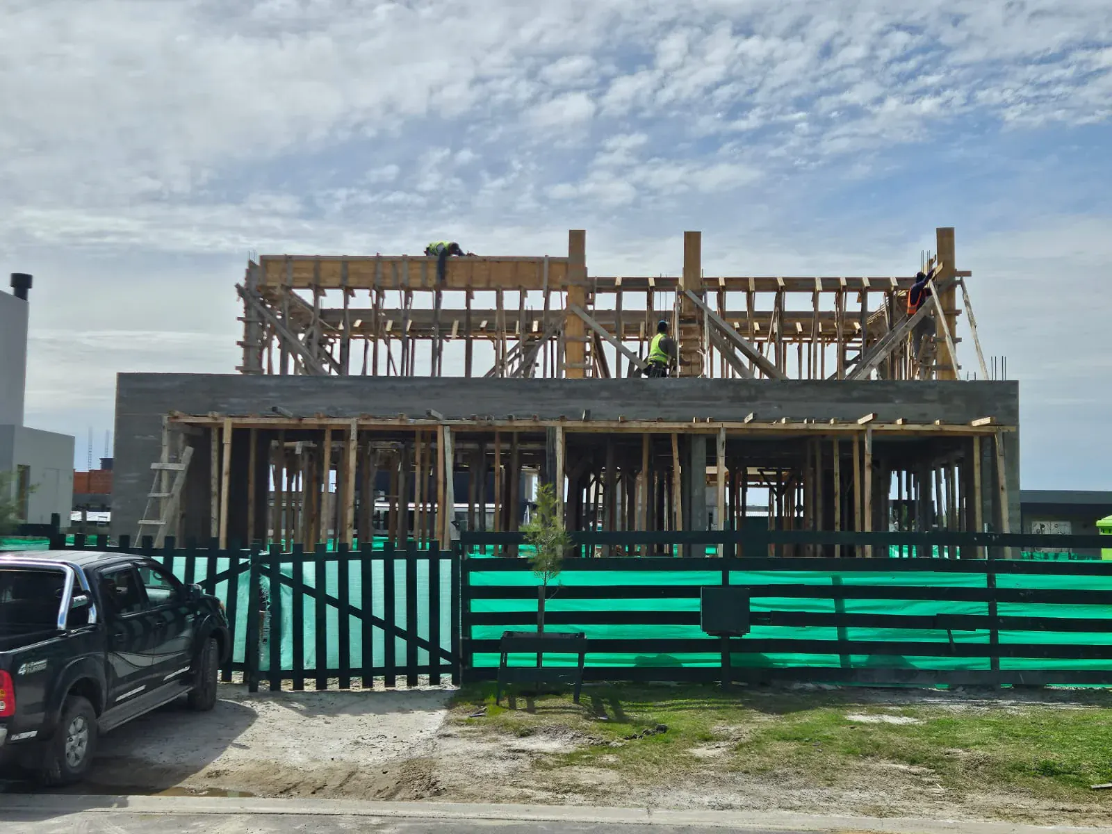 Obra en construcción — frente