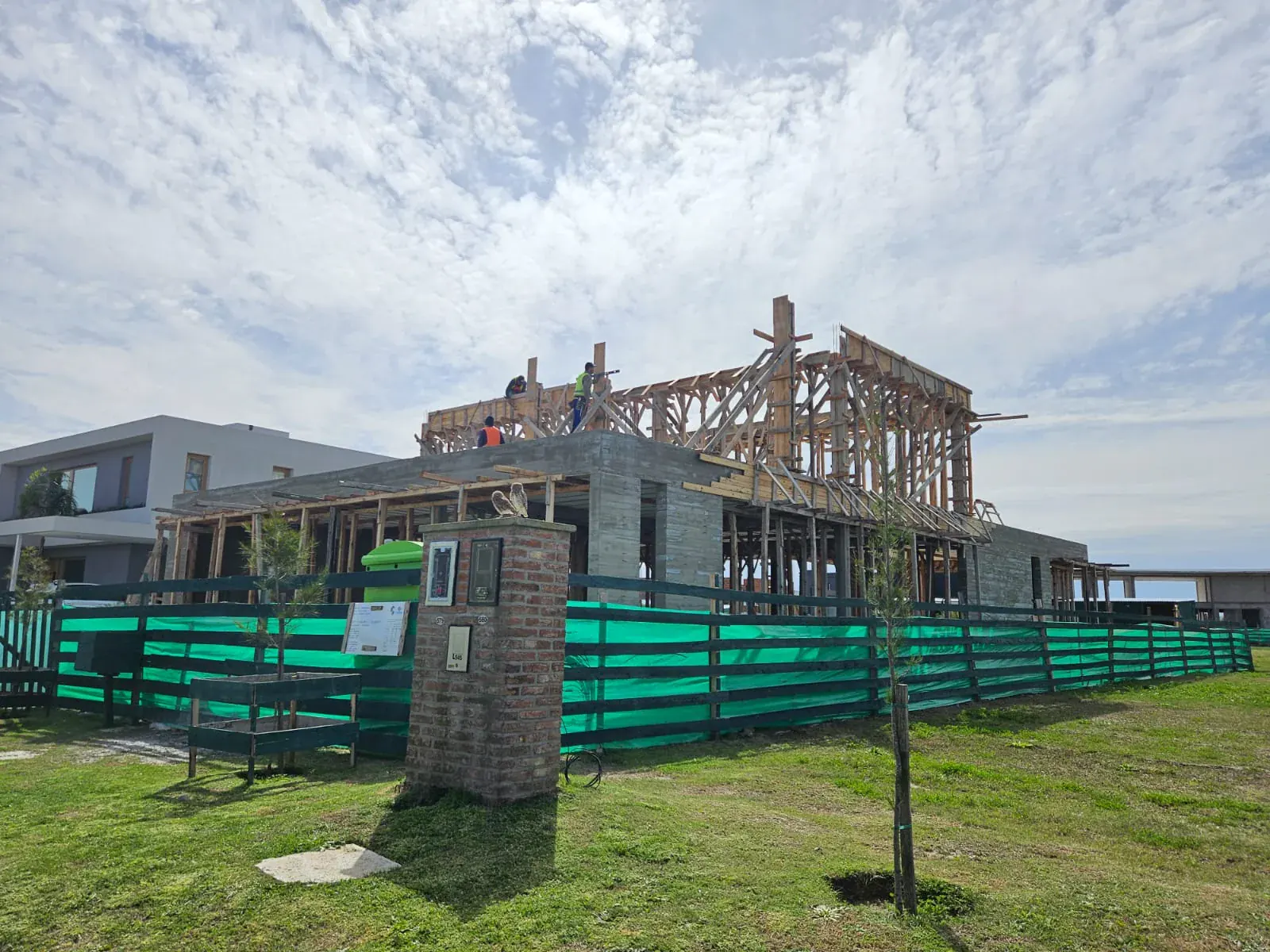 Obra en construcción — lateral